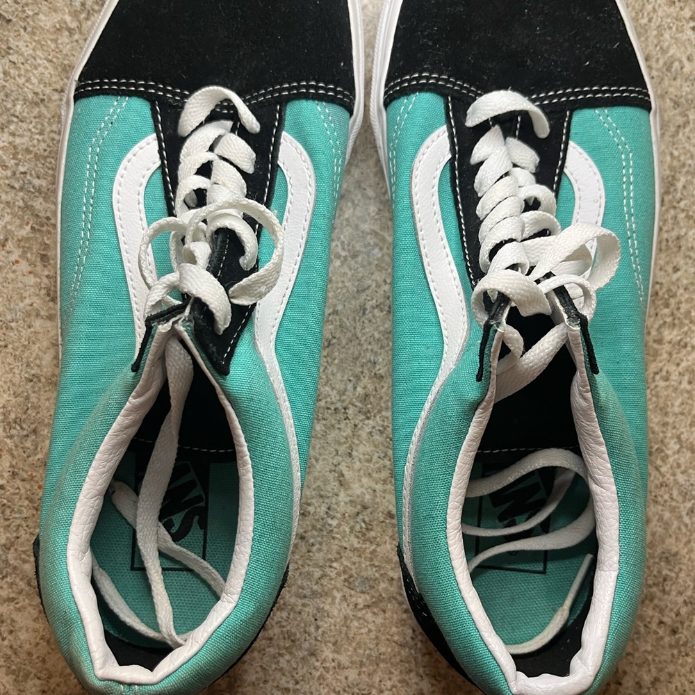 Vans retro shoe. Women’s-10.0 & Mens-8.5 - Picture 3 of 4